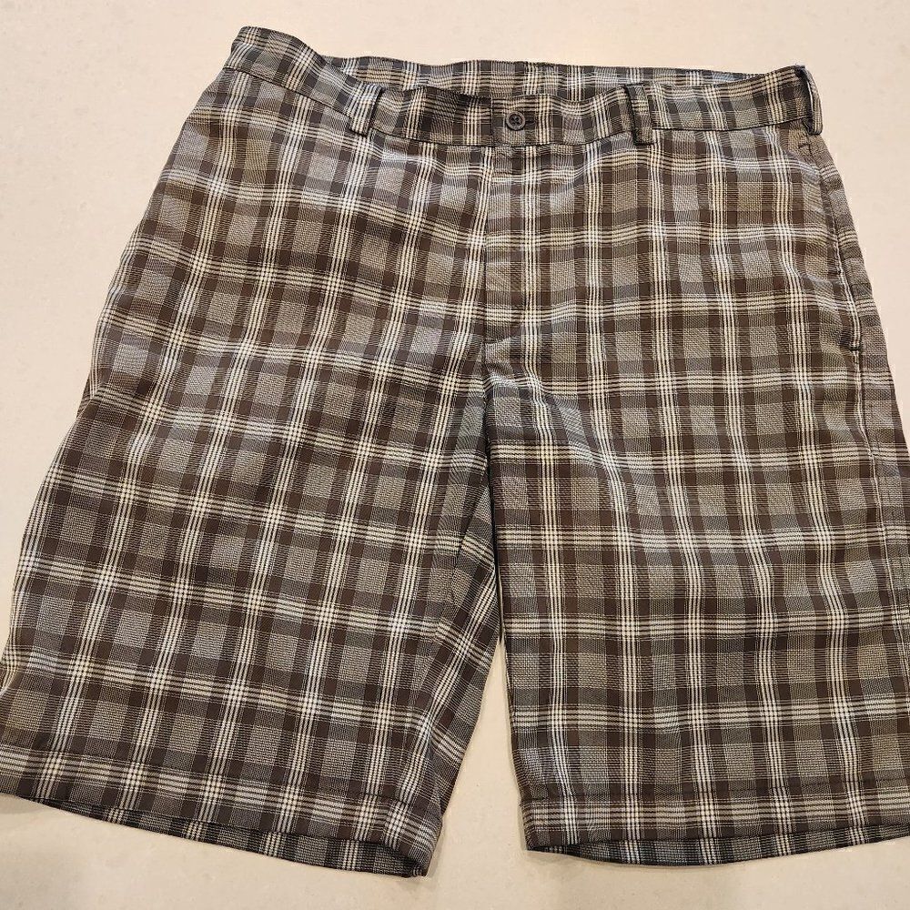 PING sensorcool golf shorts. Size 34